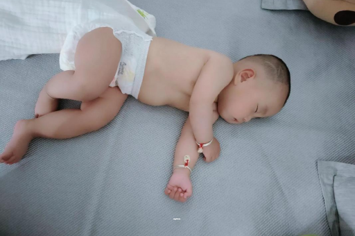 南安宝宝尿有泡沫怎么回事